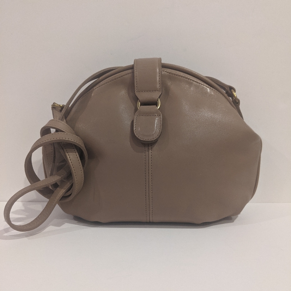 Vintage Coach Laurel Clam Shell